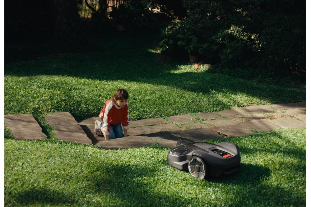 Husqvarna bringt 150.000 M&auml;hroboter zum Tanzen